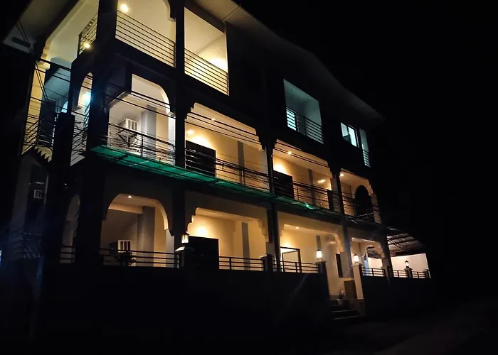 Junie House Hostel *
